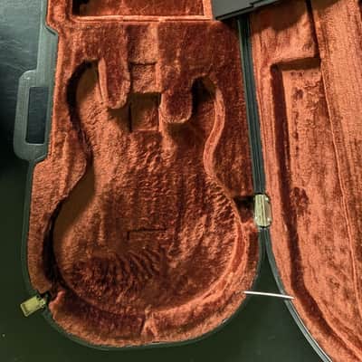 Peavey T-Series Molded Chainsaw Case, 2nd gen image 4