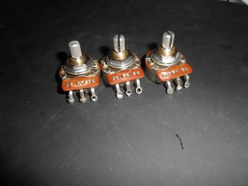 Fender vintage pot 70 年　2個 Vintage 1970 Fender Stratocaster Pots 250K Potentiometers matched