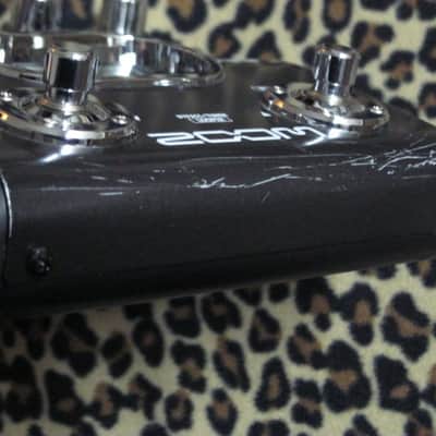 lightly used (most areas / sides are very clean- the FRONT side has several visible scratches) ZOOM G2NU GUITAR EFFECTS & USB AUDIO I/F PEDAL (comes with batteries) image 5