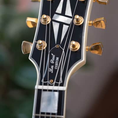2007 Gibson Custom Les Paul Custom - in Naturally Aged Alpine White image 12