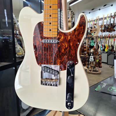 Godin Stadium Pro with Maple Fretboard 2026 - Ozark Cream 7.0 Pounds image 4