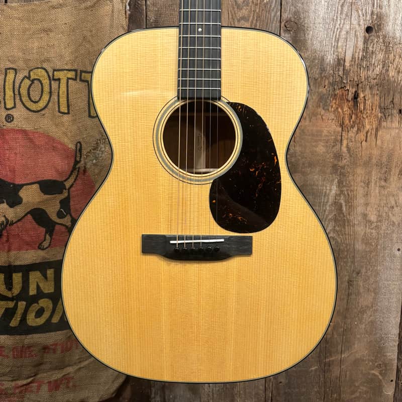 Martin Standard Series 000-18 2026 - Natural image 1