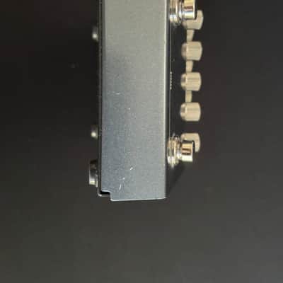 Boss IR-200 Amp and IR Cabinet 2021 - Present - Silver image 6