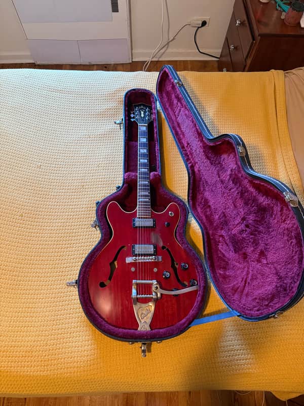 Guild Starfire V 1967 - Cherry