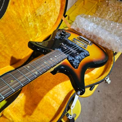 Teisco  tulip  guitar, sunburst Circa 1970's image 5