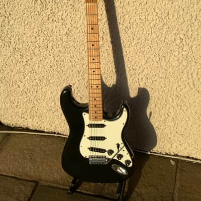 Fender Stratocaster with Maple Fretboard 1977 - Black image 7