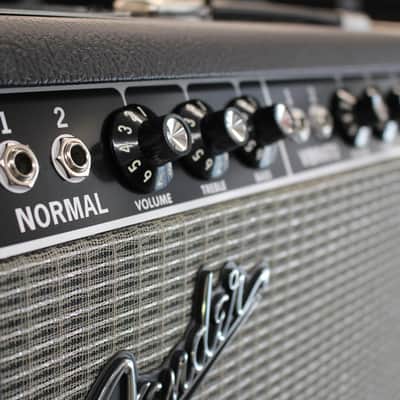2025 Fender '65 Deluxe Reverb Reissue 22-Watt 1x12" Guitar Combo w/Cover Footswitch Black image 2
