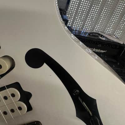 Ibanez PGM301-WH Paul Gilbert Signature 2003 - 2008 - White image 17