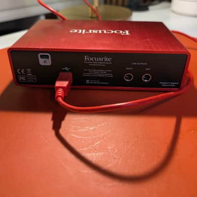 Focusrite Scarlett 2i2 (2nd Gen) USB Audio Interface w/ Red USB Cable image 2