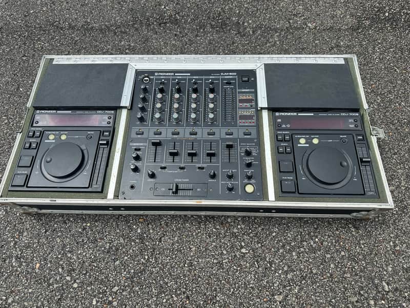Pioneer DJM 500 & 2 CDJ 700S- Black image 1