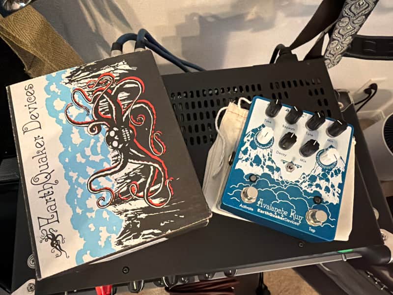 EarthQuaker Devices Avalanche Run Stereo Reverb & Delay with Tap Tempo V2