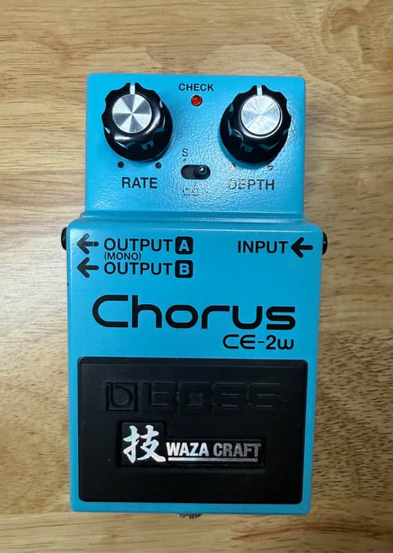 Boss CE-2W