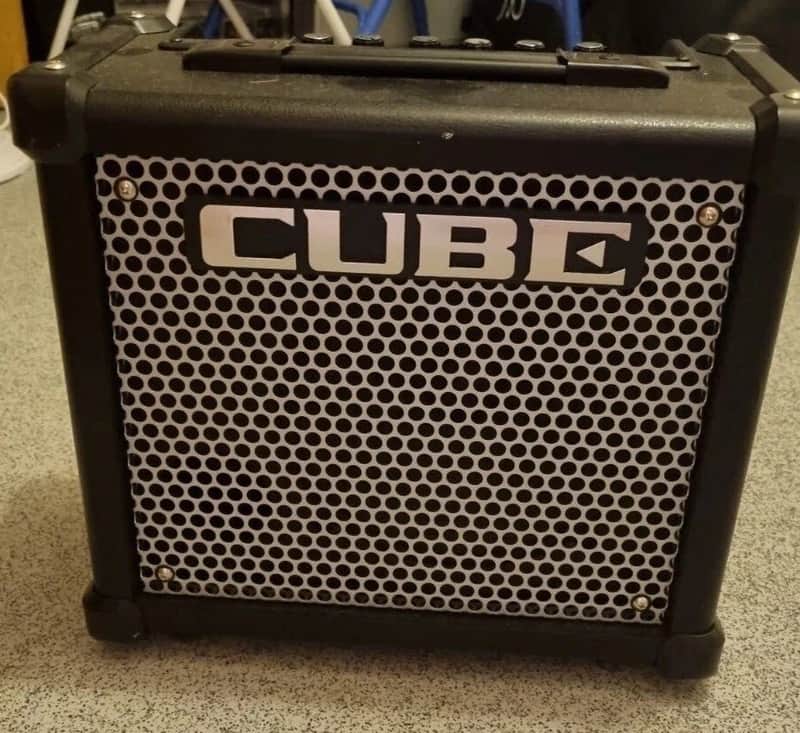 Roland Cube 10Gx Guitar Amplifier, Compact 10-Watt Guitar Amp with Custom-Design image 1