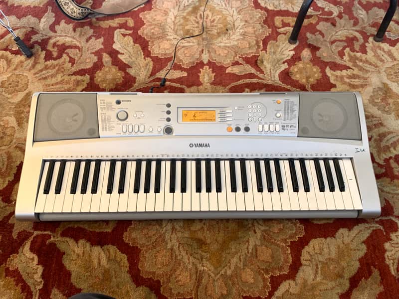 Yamaha YPT-300 Electric Portable Keyboard / Digital Piano - 61-Key Semi-Weighted image 1