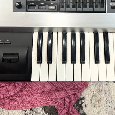 Roland Fantom-G6 61-Key Workstation Keyboard 2008 - 2012 - Silver image 6