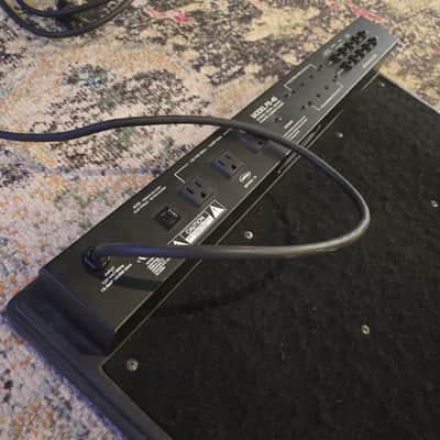 Used SKB PS-45 Powered Pedalboard - w/ Road Case image 4