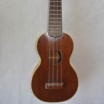 Martin Style 2 Mahogany Soprano Ukulele
