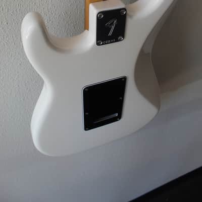 Mint Condition 2026 Fender Player II Stratocaster Electric Guitar - Polar White image 9