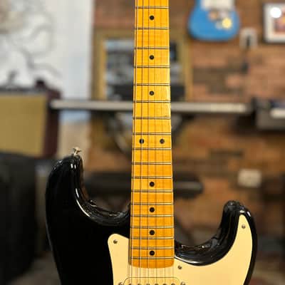 Fender Eric Johnson Stratocaster with Maple Fretboard 2005 - Present - Black image 4