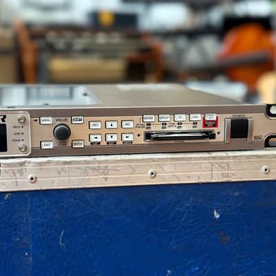 Roland Fantom XR Synthesizer / Sampler image 3
