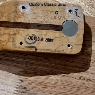 2000 Fender Custom Shop Classic Stratocaster 3-Tone Sunburst Birdseye Maple Neck image 15