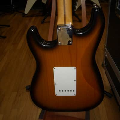 Fender American Vintage '57 Stratocaster 1990s - 2-Color Sunburst image 4