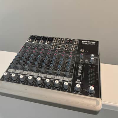 MACKIE アナログミキサー 1202-VLZ3 Amazon.com: Mackie 1202-VLZ3 12-Channel Compact Recording/SR Mixer