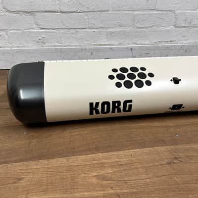 Korg SV2S 88 Stage Piano With Speakers; Serial No: 3460 | Second Hand image 8