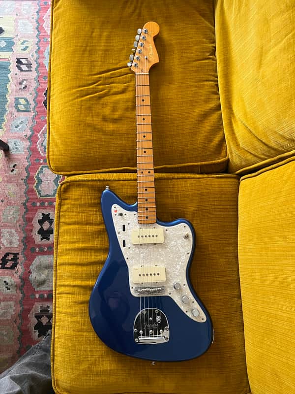 Fender American Ultra Jazzmaster with Maple Fretboard 2019 - Present - Cobra Blue