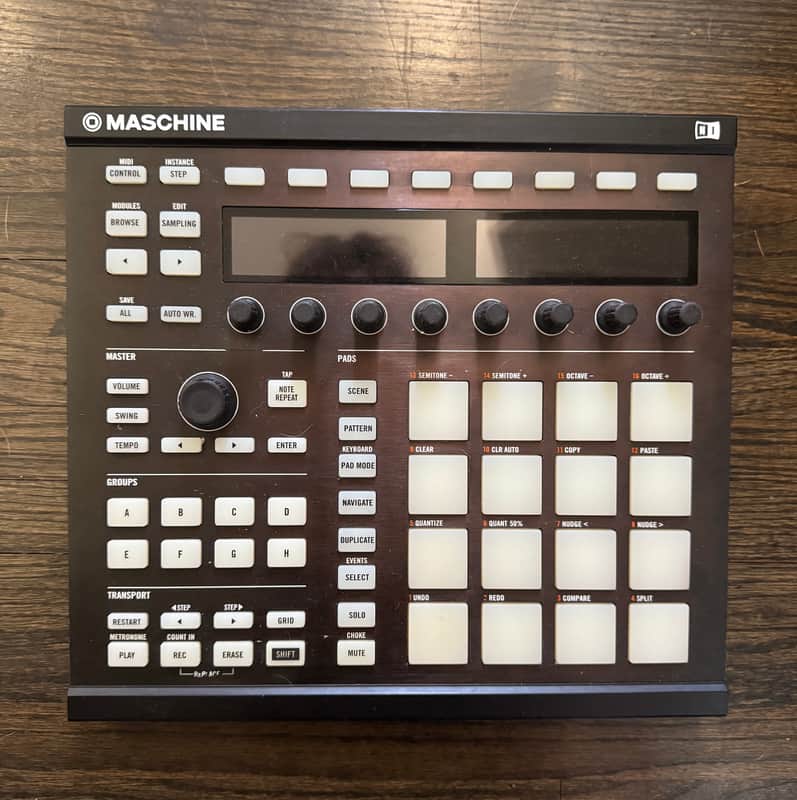 Native Instruments Maschine 2000s - Black image 1