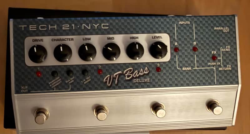 Tech 21 VT Bass Deluxe 2010s - Brushed Aluminum image 1