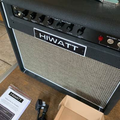HIWATT T40/20 40 Watt Combo MKIII Valve Amplifier with True Spring Reverb image 2
