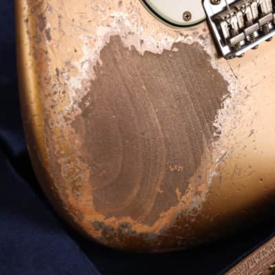 Fender Custom Shop 1963 Stratocaster Ultimate Relic Faded Shoreline Gold over Silver Masterbuilt Andy Hicks image 8