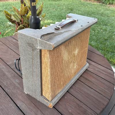 Silvertone Model 1432 10-Watt 1x12 Guitar Combo 1960s - Gray with White Grille image 3