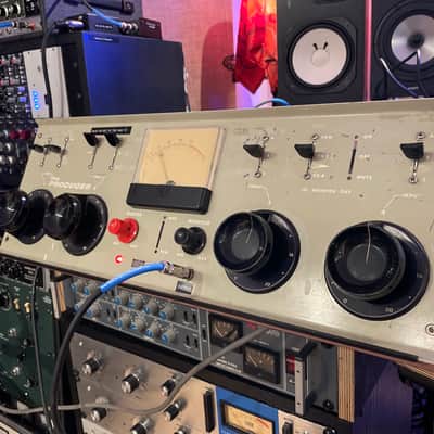 Modified & recapped Analog Gates “The Producer” mixer hotrodded microphone preamp Bild 2