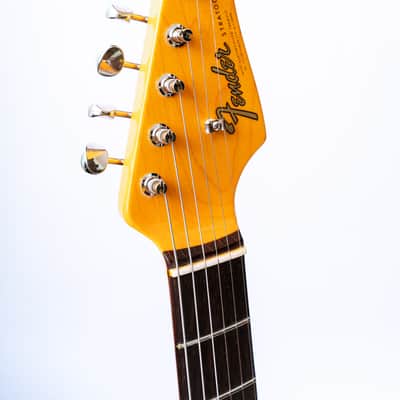 Fender American Vintage II '65 Stratocaster in Candy Apple Red image 4