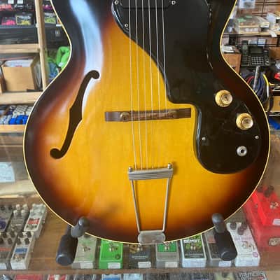 Gibson ES-120T 1961 - 1972 - Sunburst image 2