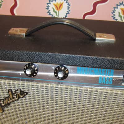 Fender Musicmaster Bass Amp 1970s - Silverface - with Original Amp Cover image 4