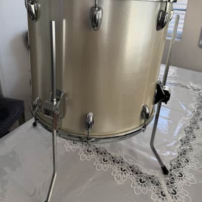 Slingerland Magnum - Silver Mist 18x16 Floor tom 1979 Excellent Condition! image 24