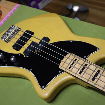 SkunkWerx USA Custom "Aster" Meteora Bass 2021 Butterscotch Fender Japanese JB Neck SD Dragonfire image 5