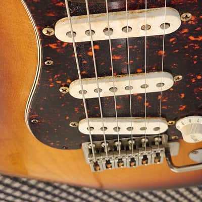 Fender 1997 LTD Collectors Edition 1997 - Sunburst image 8