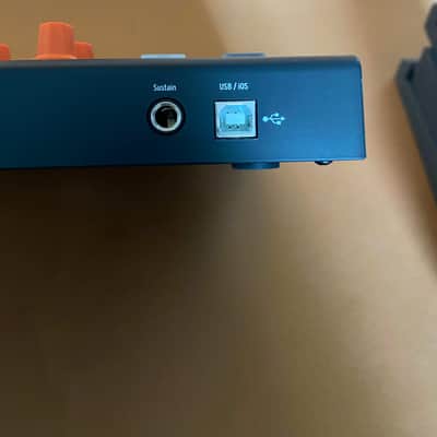 Arturia MiniLab MkII Orange Edition 25-Key MIDI Controller 2020's - Present - Orange Edition image 9