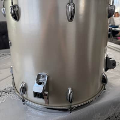 Slingerland Magnum - Silver Mist 18x16 Floor tom 1979 Excellent Condition! image 17