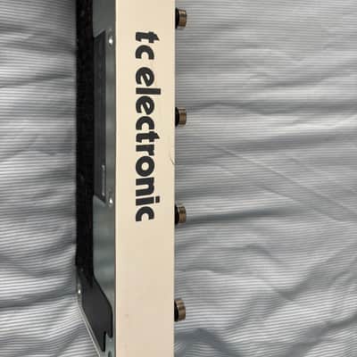 TC Electronic Plethora X5 TonePrint Multi-Effects Pedalboard 2020 - Present - White image 5