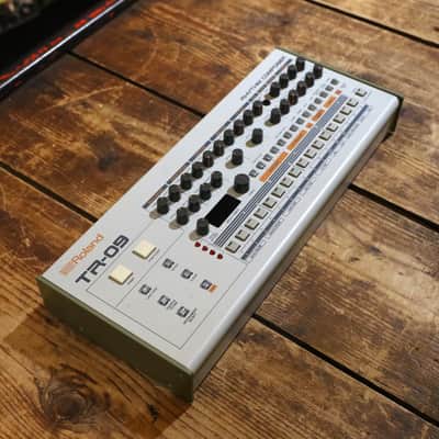 Roland TR-09 Rhythm Composer 2017 - Present - White image 3