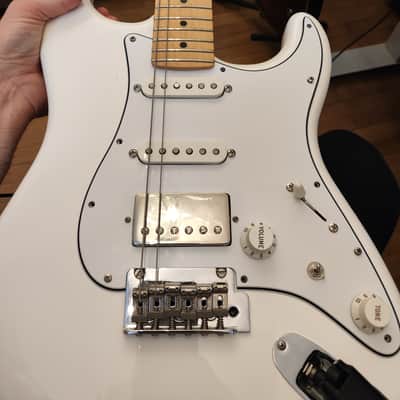 Fender Player Stratocaster HSS *UPGRADED* 2018 - 2024 - Polar White image 3