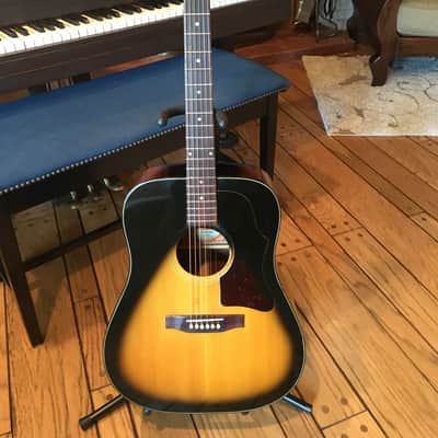 Gibson J-45 Deluxe Factory Second Vintage 1975yr with original case image 3