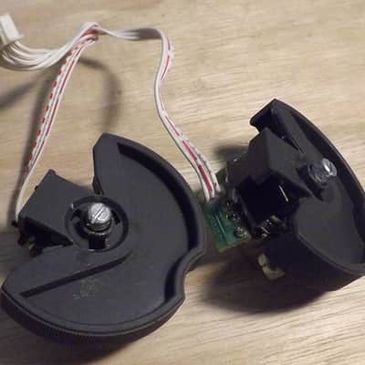 M-Audio Venom parts - pitchbend / mod wheel combo