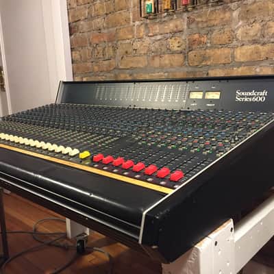 Soundcraft 600 mixing console image 1