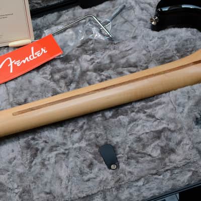 Fender American Professional Stratocaster with Maple Fretboard 2017 - 2019 - Black image 10